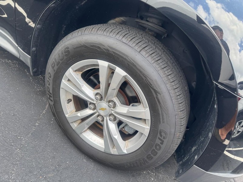 Chevrolet Equinox Vehicle Image 05