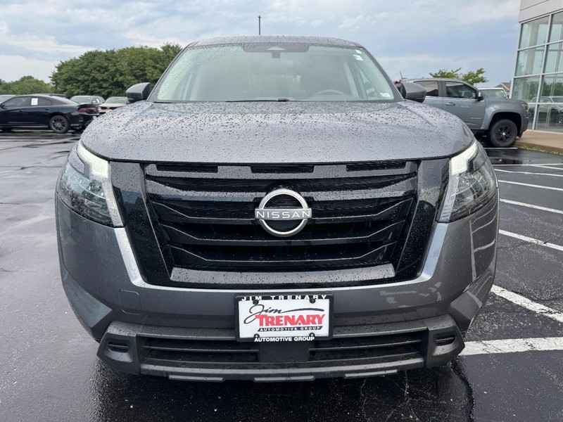 Nissan Pathfinder Vehicle Image 09