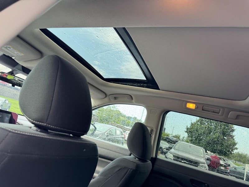 Nissan Pathfinder Vehicle Image 11