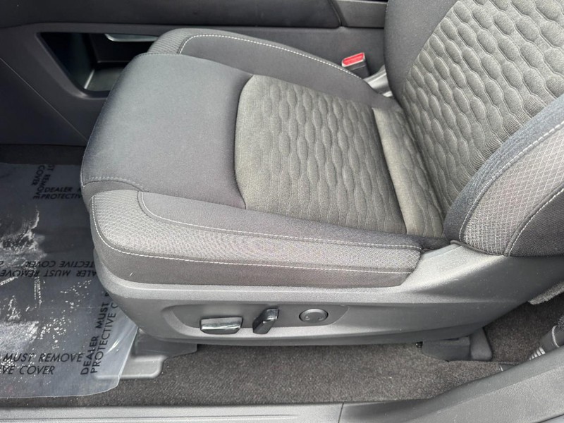 Nissan Pathfinder Vehicle Image 16