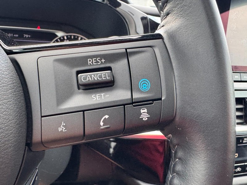 Nissan Pathfinder Vehicle Image 19