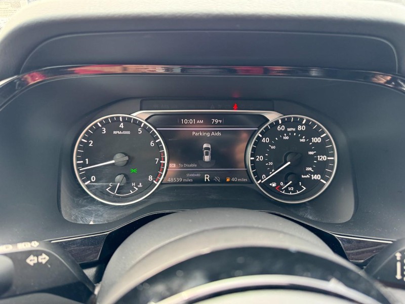 Nissan Pathfinder Vehicle Image 24