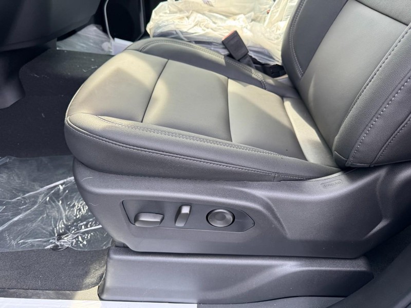 Chevrolet Silverado 2500HD Vehicle Image 08