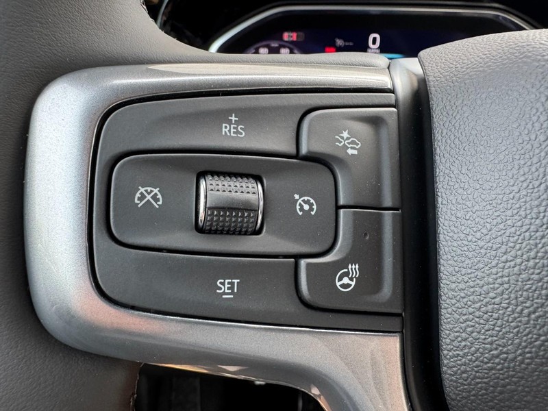Chevrolet Silverado 2500HD Vehicle Image 11