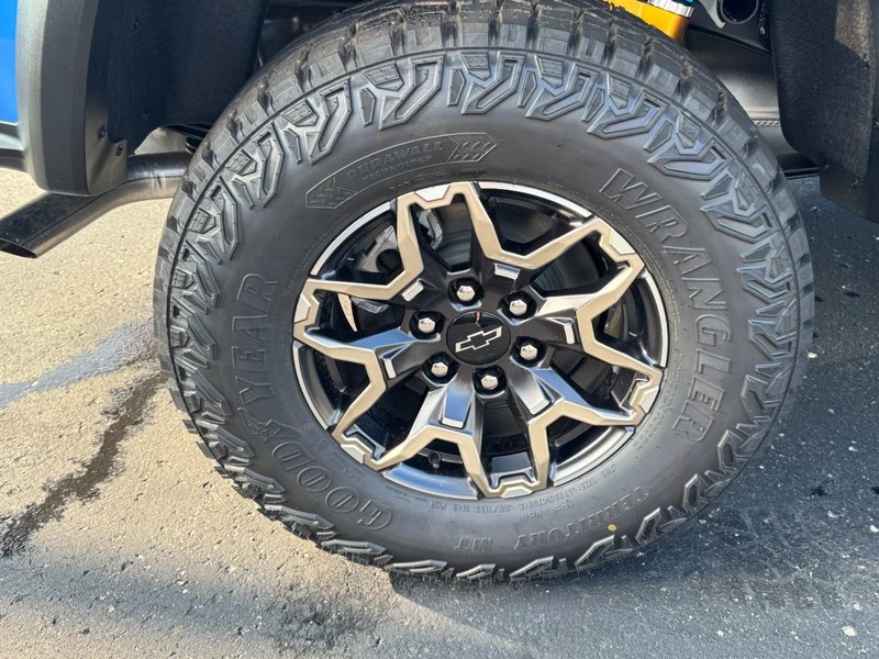 Chevrolet Colorado Vehicle Image 05