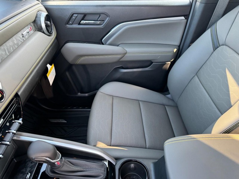 Chevrolet Colorado Vehicle Image 08