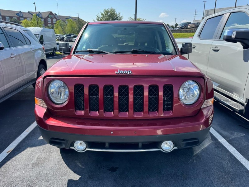 Jeep Patriot Vehicle Image 02