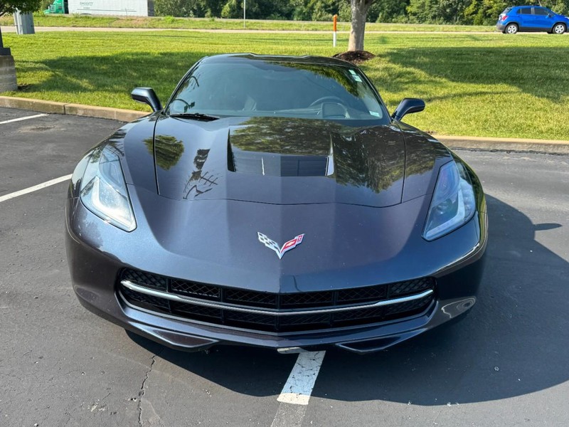 Chevrolet Corvette Vehicle Full-screen Gallery Image 02