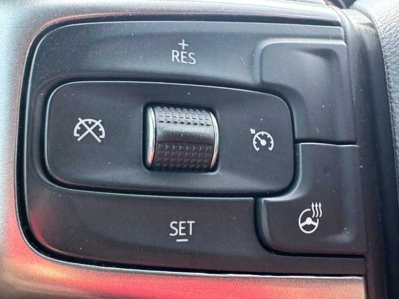 Chevrolet Silverado 2500HD Vehicle Image 17
