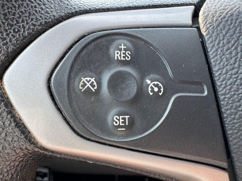 GMC Canyon Vehicle Image 14