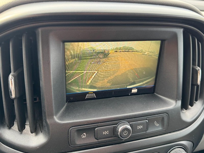 GMC Canyon Vehicle Image 17