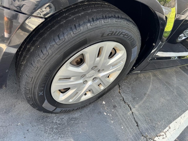 Dodge Grand Caravan Vehicle Image 05