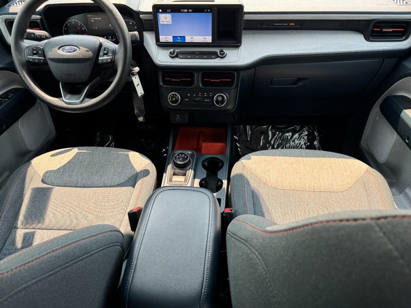 Ford Maverick Vehicle Image 11
