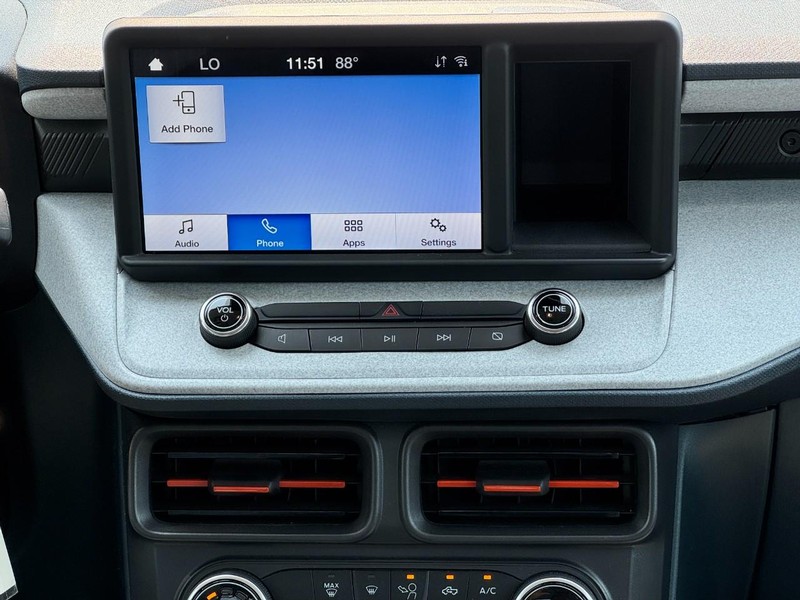 Ford Maverick Vehicle Image 13