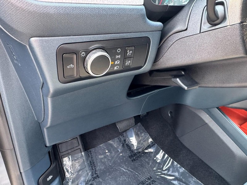 Ford Maverick Vehicle Image 16