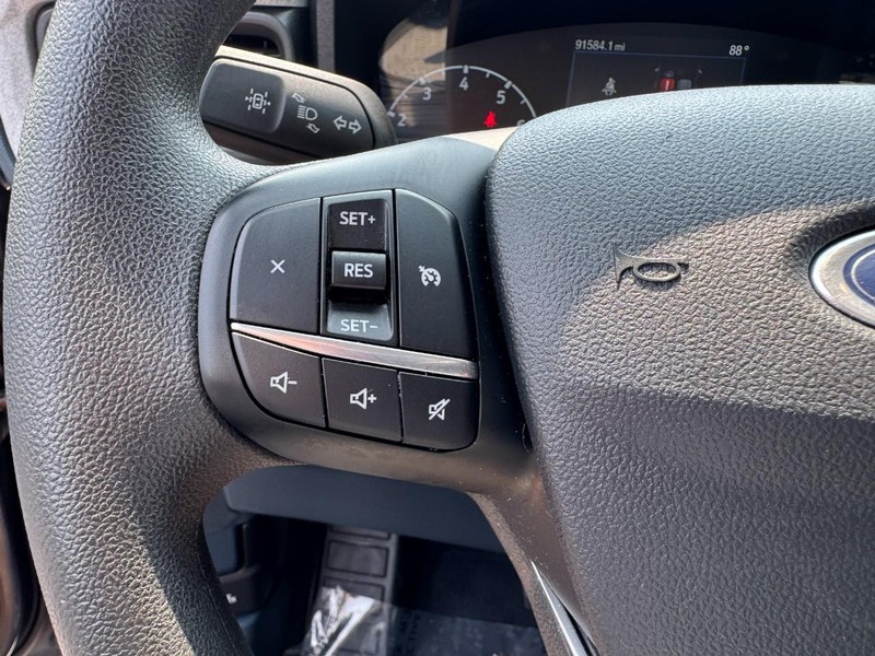 Ford Maverick Vehicle Image 17