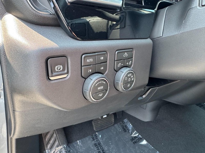 Chevrolet Silverado 1500 Vehicle Image 16