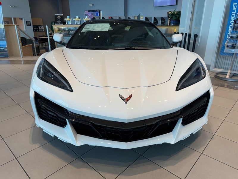 Chevrolet Corvette Vehicle Image 04