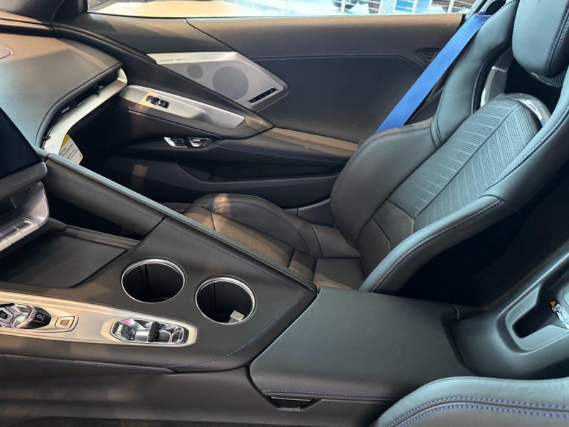 Chevrolet Corvette Vehicle Image 07