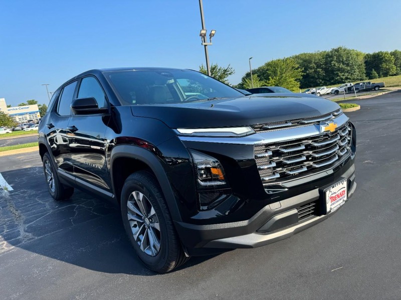 Chevrolet Equinox Vehicle Image 02