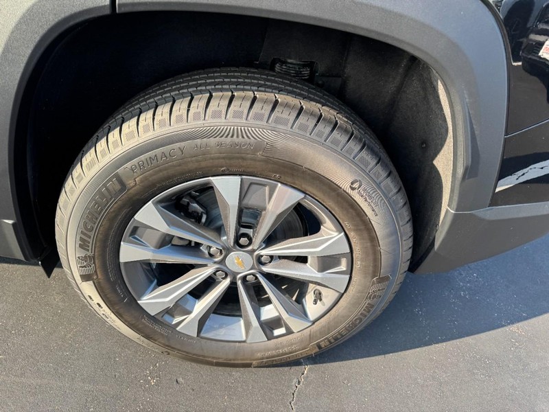 Chevrolet Equinox Vehicle Image 06