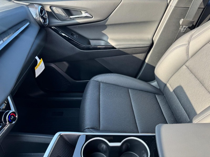 Chevrolet Equinox Vehicle Image 08
