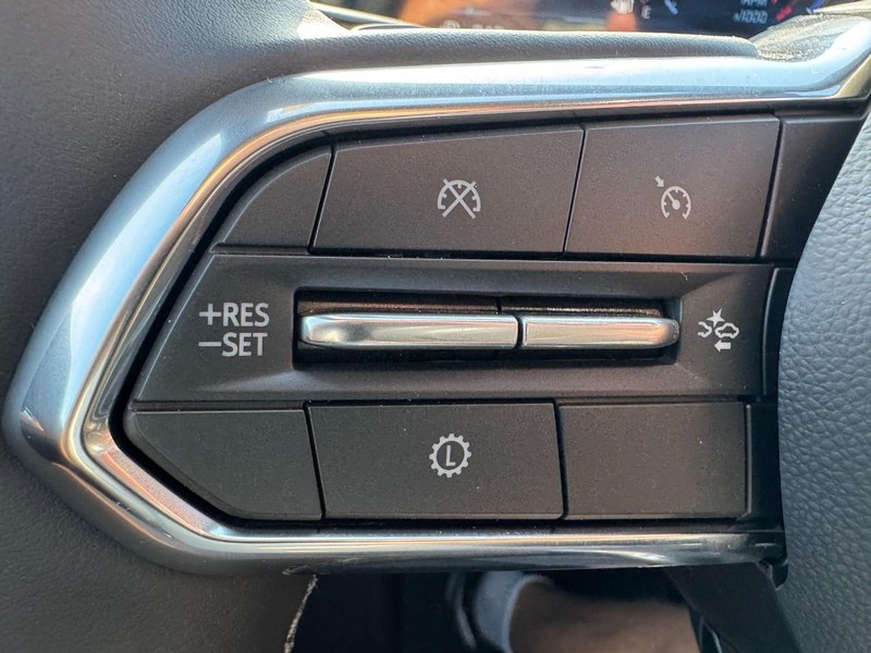 Chevrolet Equinox Vehicle Image 11