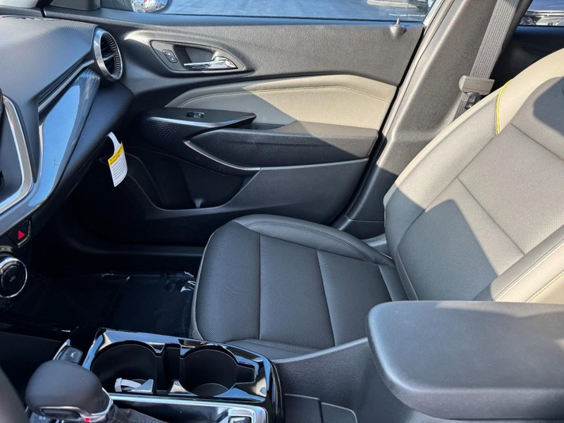 Chevrolet Trax Vehicle Image 08
