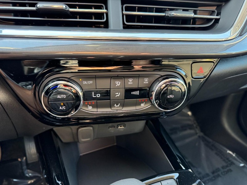 Chevrolet Trax Vehicle Image 13