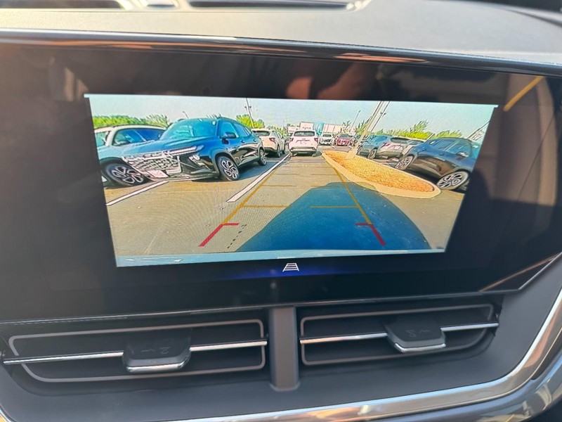 Chevrolet Trax Vehicle Image 15