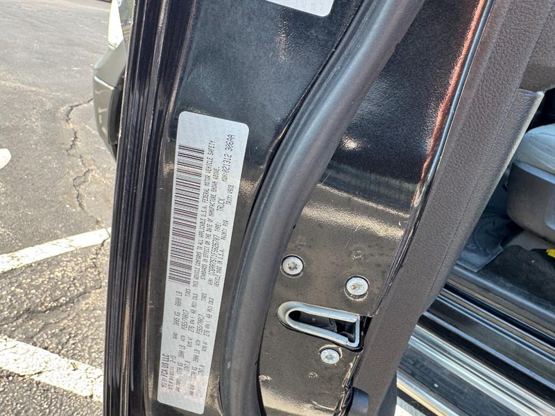 Ram 1500 Vehicle Image 21