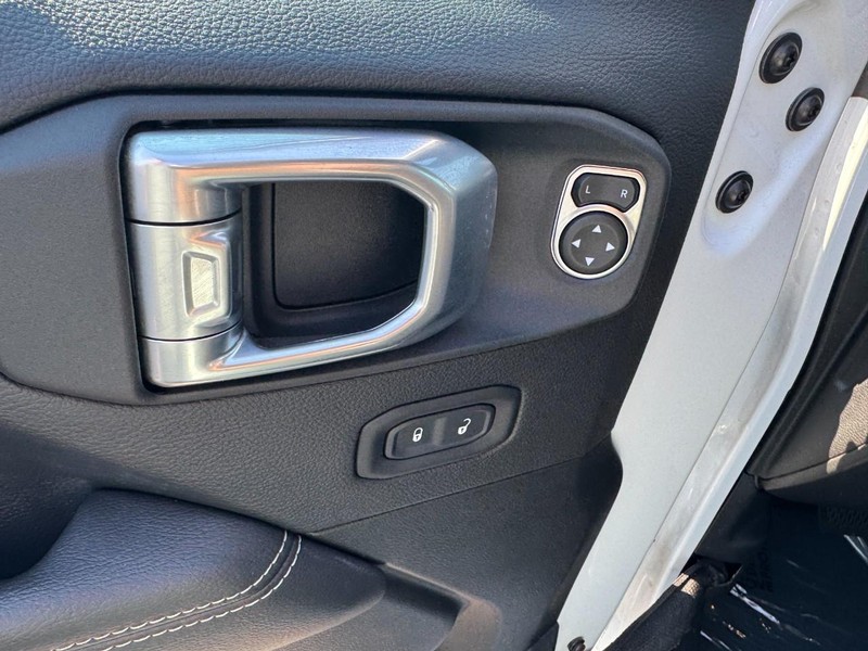 Jeep Wrangler 4xe Vehicle Image 15
