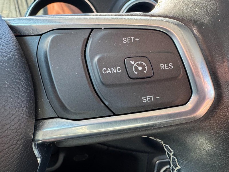 Jeep Wrangler 4xe Vehicle Image 17