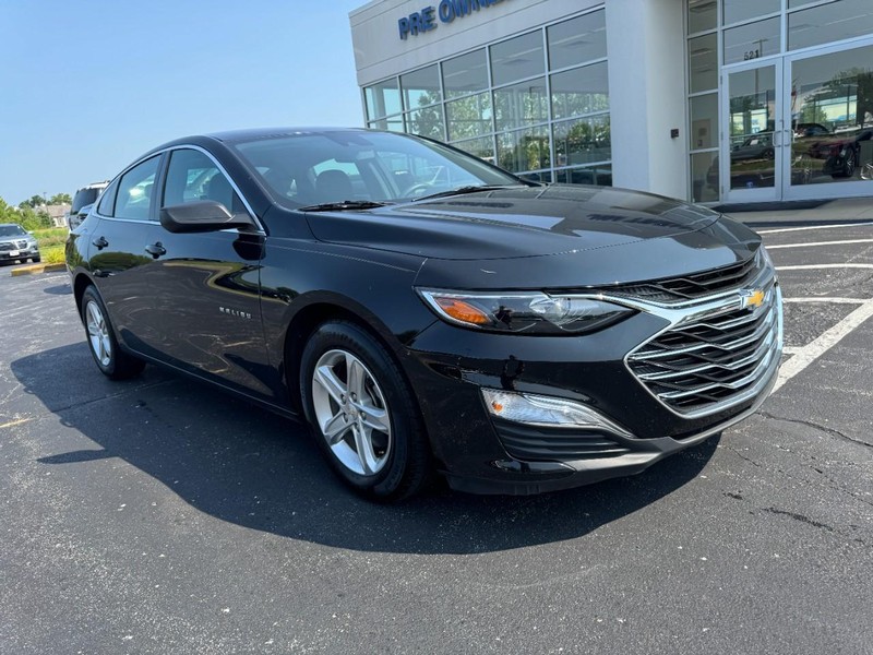 Chevrolet Malibu Vehicle Image 02