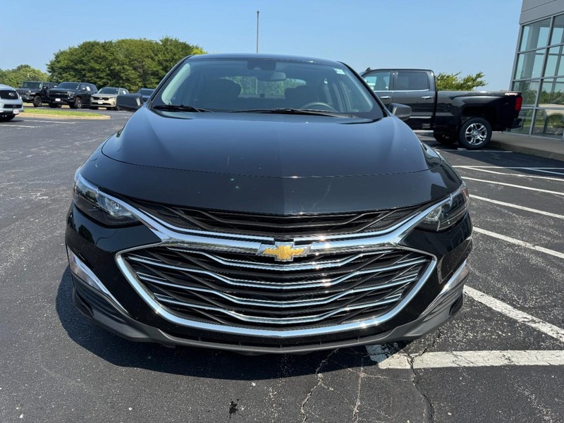 Chevrolet Malibu Vehicle Image 09