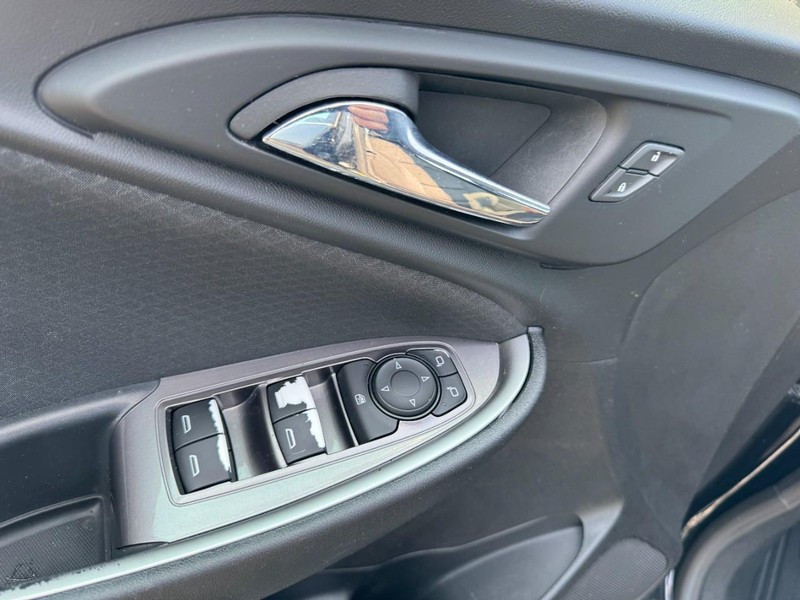 Chevrolet Malibu Vehicle Image 15