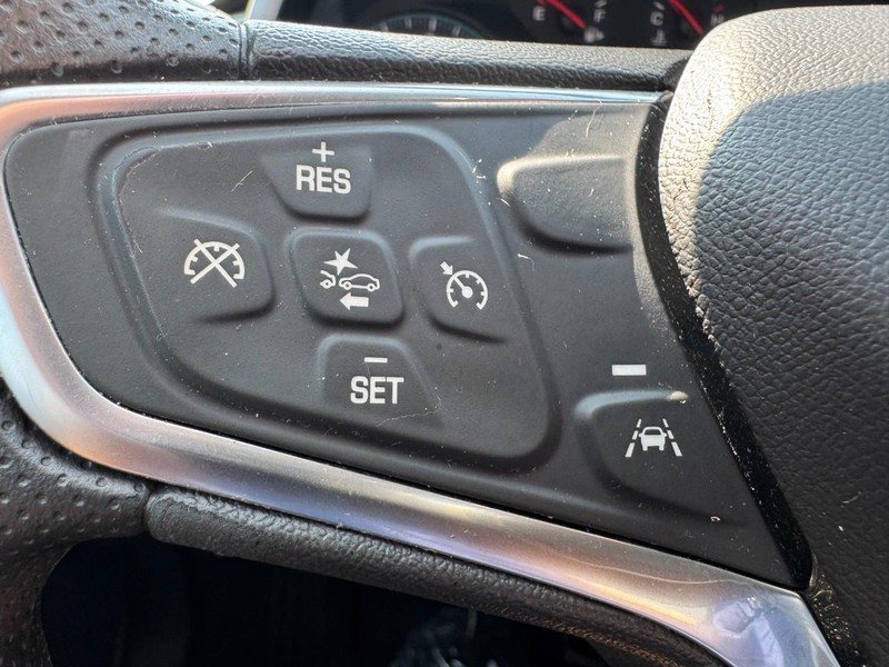 Chevrolet Malibu Vehicle Image 16
