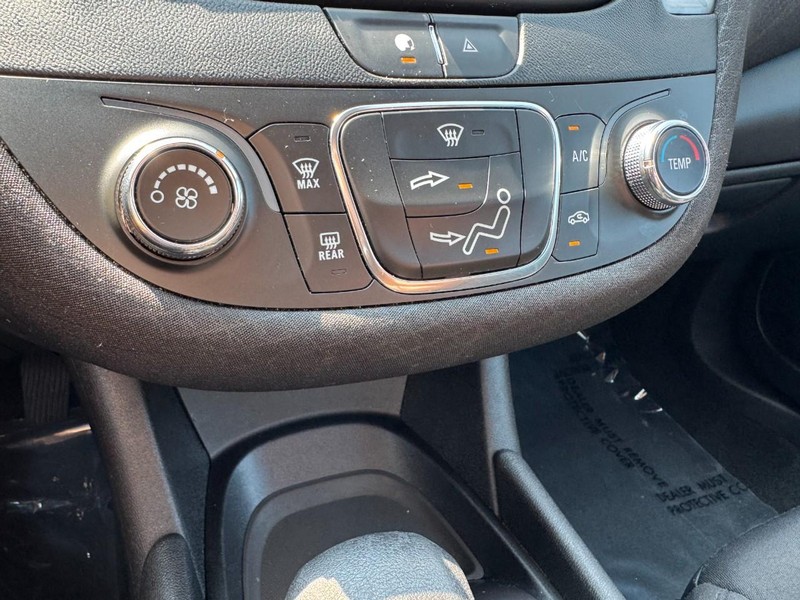 Chevrolet Malibu Vehicle Image 18