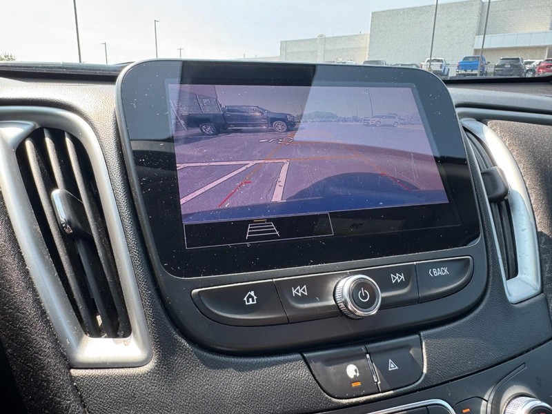 Chevrolet Malibu Vehicle Image 20