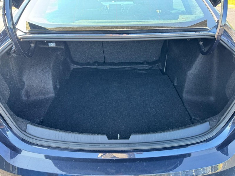 Chevrolet Malibu Vehicle Image 06