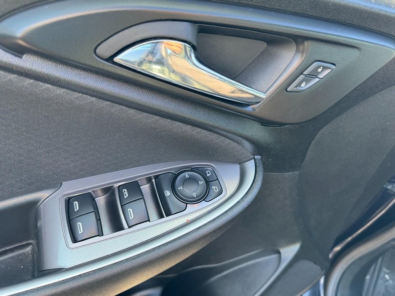 Chevrolet Malibu Vehicle Image 15