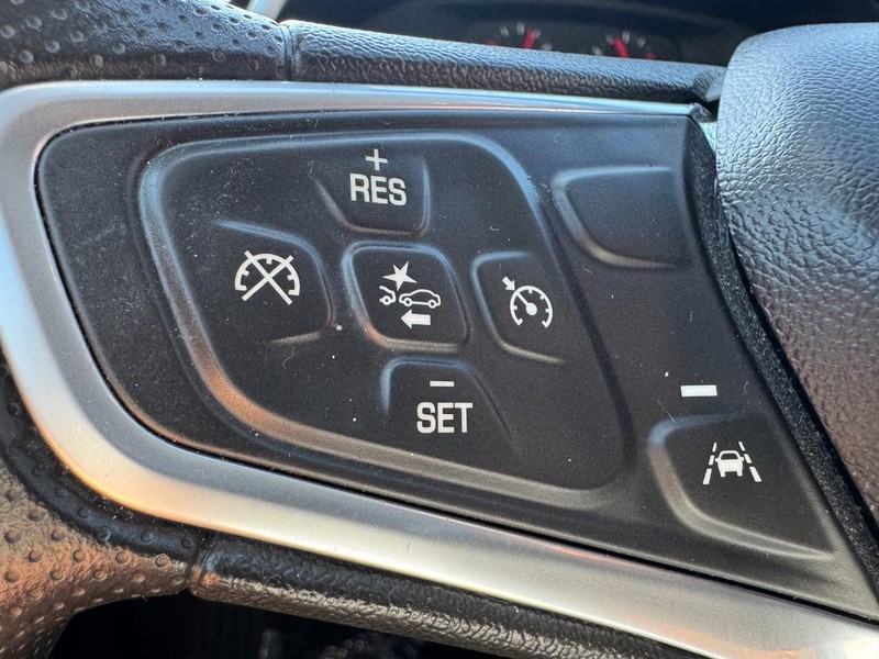 Chevrolet Malibu Vehicle Image 16