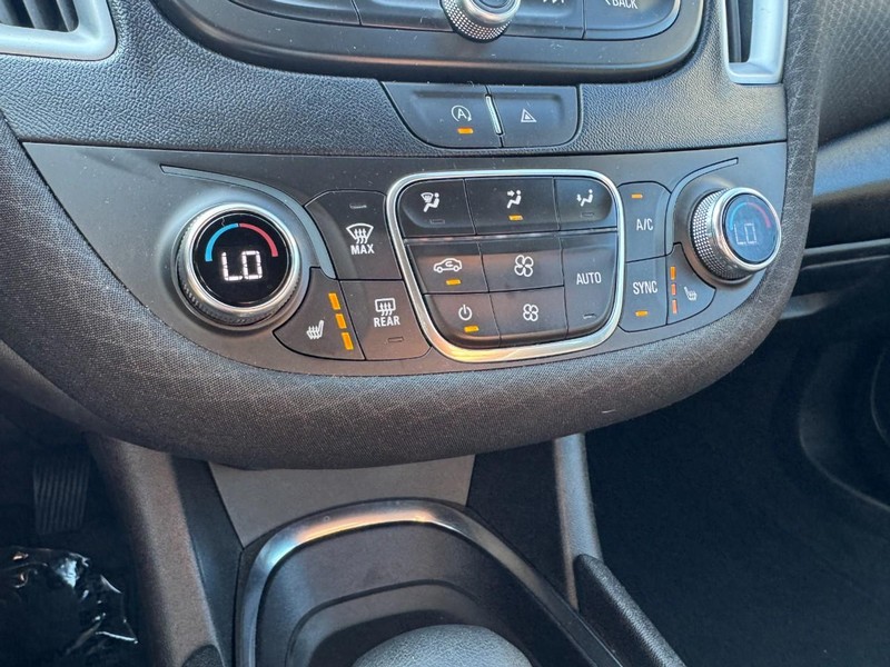 Chevrolet Malibu Vehicle Image 18