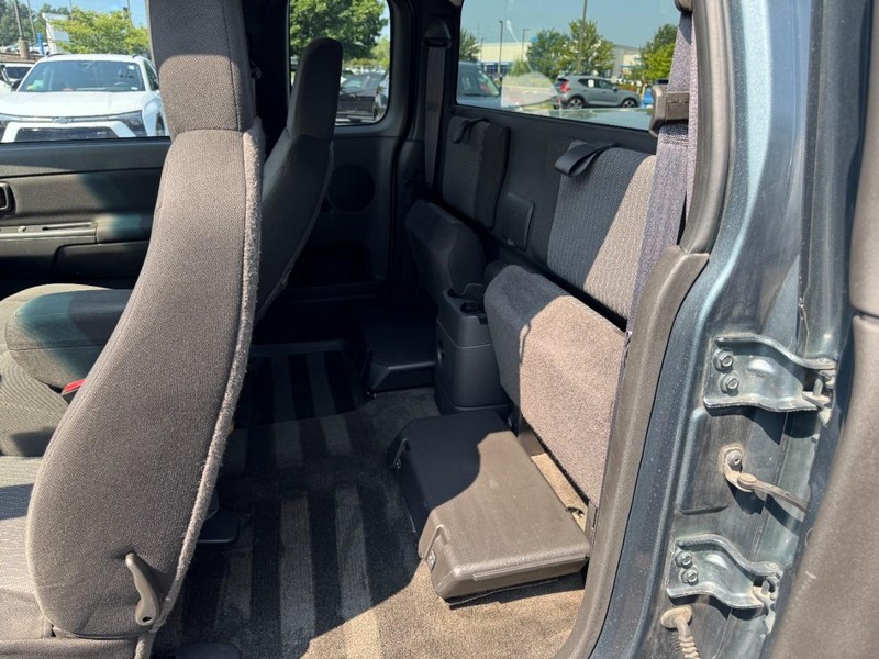Chevrolet Colorado Vehicle Full-screen Gallery Image 10