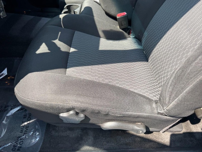Chevrolet Colorado Vehicle Full-screen Gallery Image 12