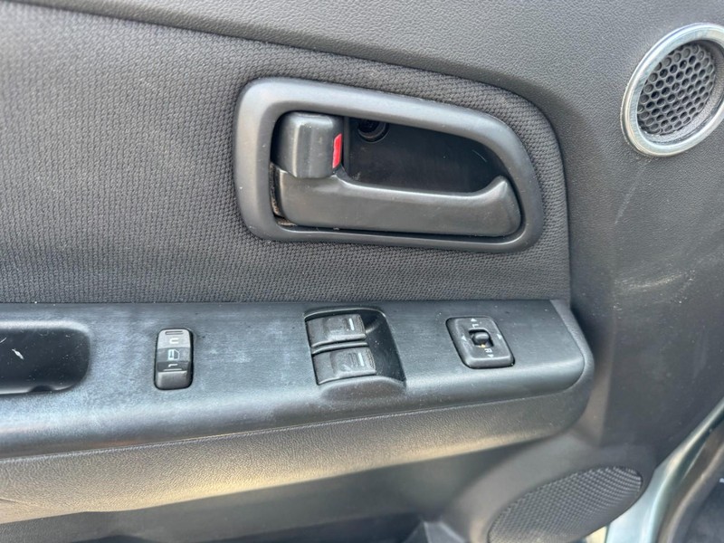 Chevrolet Colorado Vehicle Full-screen Gallery Image 13