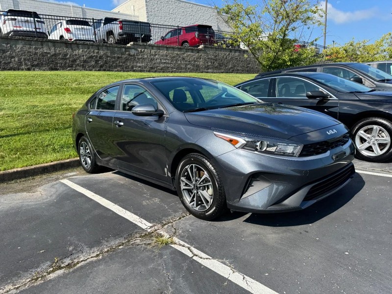 Kia Forte Vehicle Image 02
