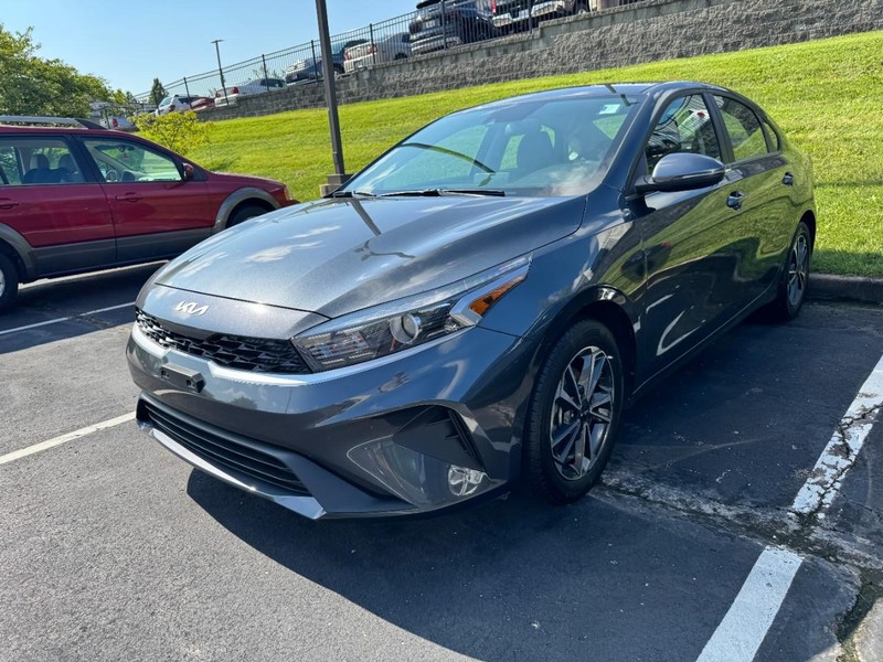 Kia Forte Vehicle Image 05