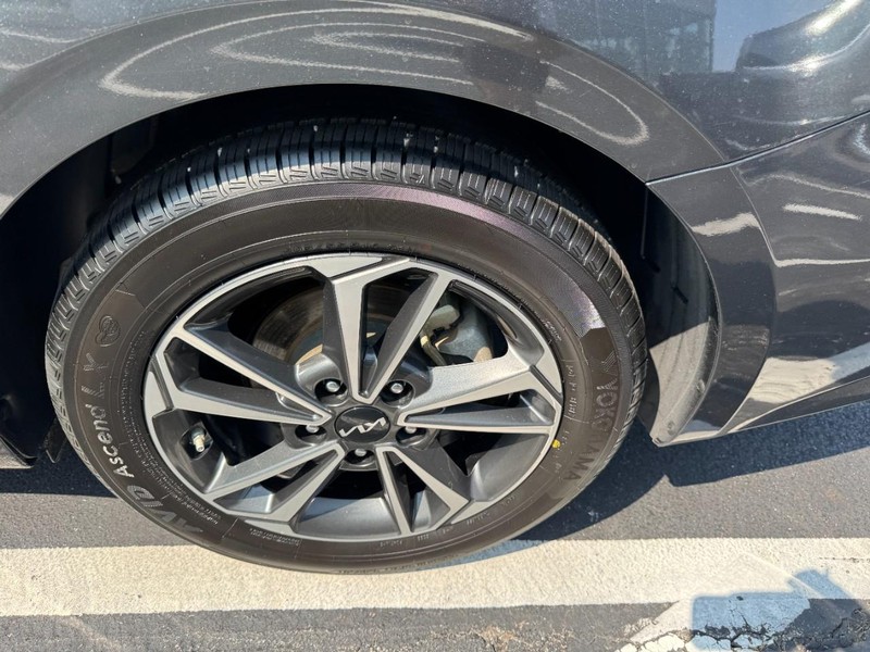 Kia Forte Vehicle Image 07