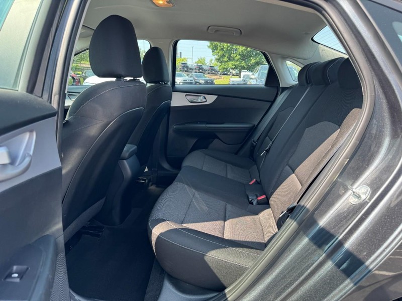 Kia Forte Vehicle Image 10